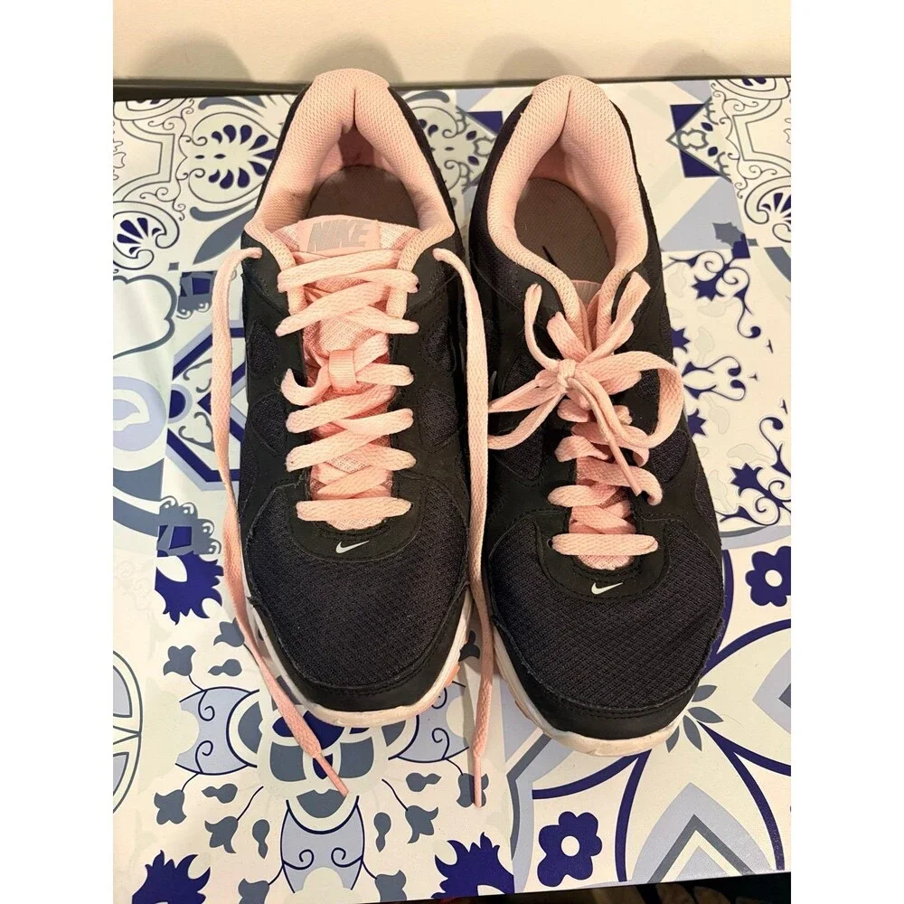 Nike sneakers, black and pink